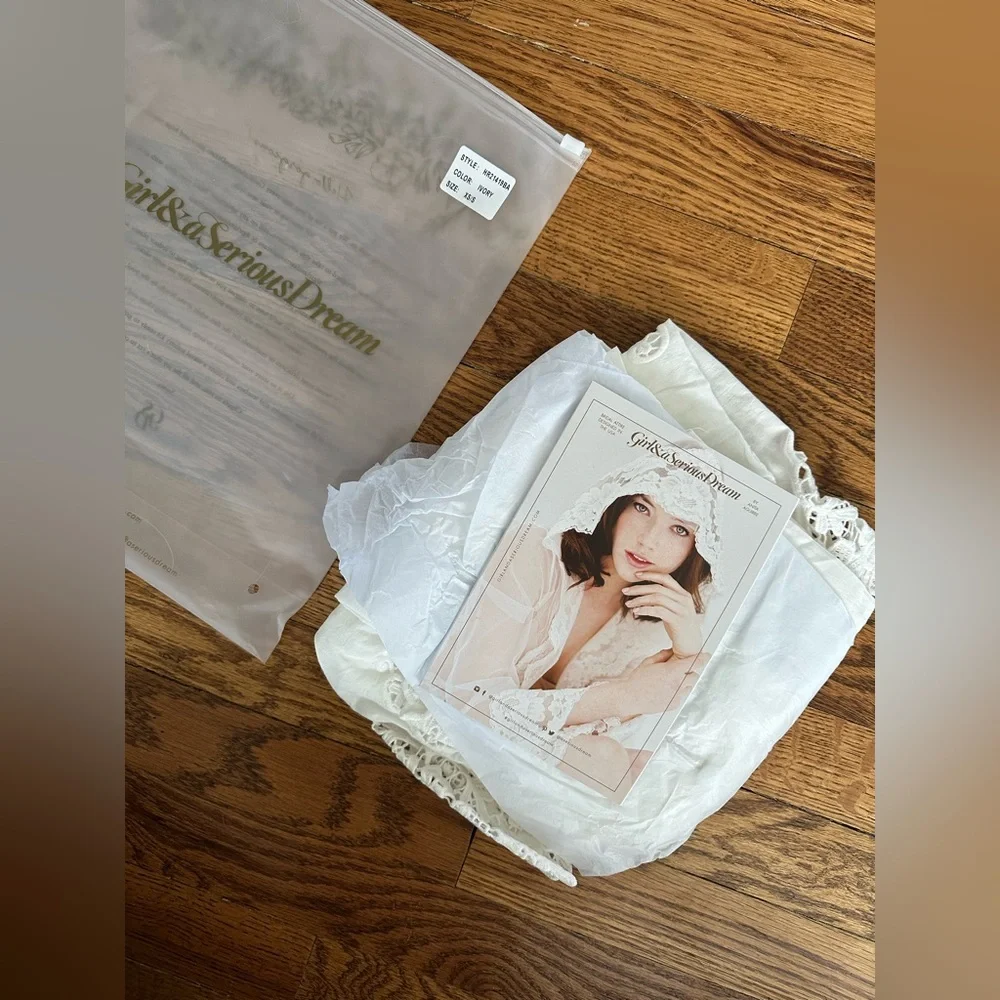 Girl & A Serious Dream MARRAKECH BRODERIE ANGLAISE CROCHET LACE ROBE - Picture 5 of 9